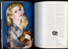 Load image into Gallery viewer, New Yorker magazine December 19 1977 Charles Addams Christmas brownstone John Rolfe Gardiner